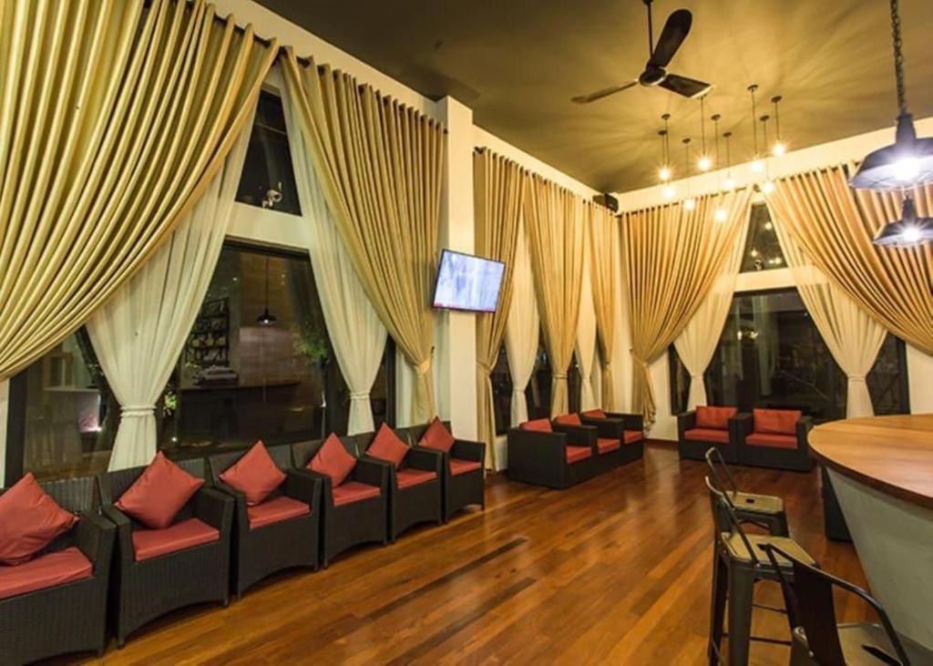 Yeak Loam Hotel Banlung Exterior photo